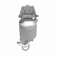 Load image into Gallery viewer, MagnaFlow Conv DF 04-07 Saturn VUE 3.5L Front
