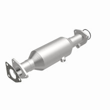 Load image into Gallery viewer, MagnaFlow Honda Odyssey Direct-Fit Catalytic Converter
