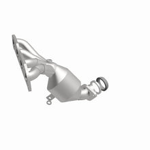 Load image into Gallery viewer, MagnaFlow Conv Direct Fit 09-14 Sentra 2.0L Manifold

