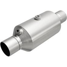 Load image into Gallery viewer, Magnaflow 2.50 w/dual O2 5in. Spun Universal Converter
