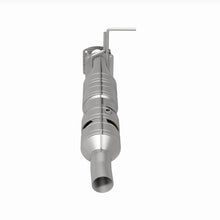 Load image into Gallery viewer, MagnaFlow 09-17 Ford F53 V10 6.8L Underbody Direct Fit Catalytic Converter

