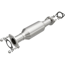 Load image into Gallery viewer, Magnaflow 2006 Mitsubishi Outlander 2.4L Direct Fit Converter
