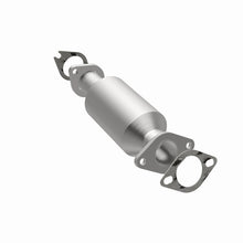Load image into Gallery viewer, Magnaflow 11-13 Sorento 2.4L Underbody Direct Fit Converter
