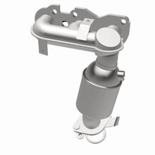 Load image into Gallery viewer, Magnaflow 01-03 Toyota Sienna 3.0L Direct Fit Converter
